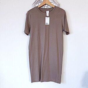 H&M • Taupe T-Shirt Dress